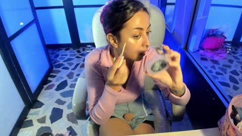 Snapshot of ladysweetts chatting on 01-05-25, 04:04 Lady online show from 01-05-25, 04:04