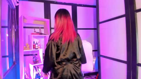 Snapshot of ladysweetts chatting on 01-14-25, 03:43 Lady online show from 01-14-25, 03:43