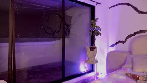 Lady  online show from 12-01-25, 05:45