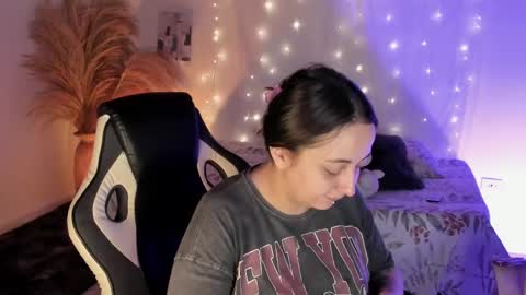 Lady  online show from 05-04-26, 01:45