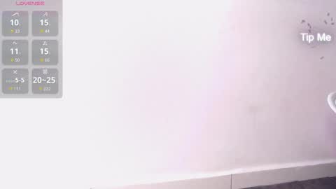 Snapshot of ladysweety01 chatting on 03-05-26, 09:22 Isabella online show from 03-05-26, 09:22