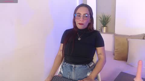 Snapshot of ladysweety01 chatting on 03-19-26, 09:19 Isabella online show from 03-19-26, 09:19