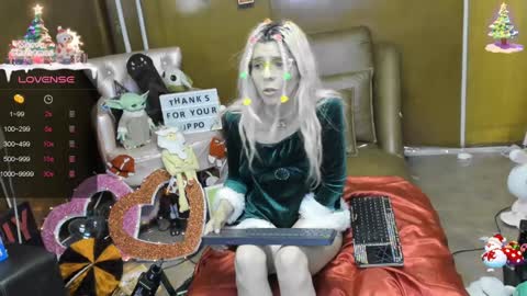 Snapshot of laflakita21 chatting on 12-18-24, 02:42 Skinnygirl online show from 12-18-24, 02:42