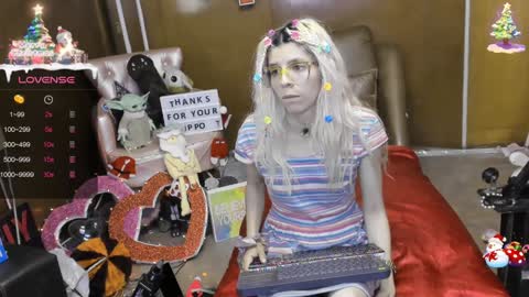 Snapshot of laflakita21 chatting on 12-28-24, 11:26 Skinnygirl online show from 12-28-24, 11:26