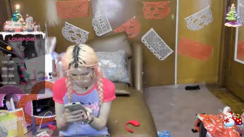 Snapshot of laflakita21 chatting on 02-14-25, 04:04 Skinnygirl online show from 02-14-25, 04:04