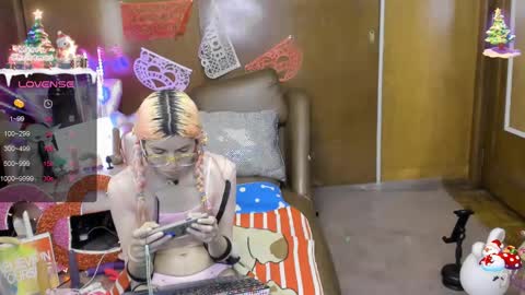 Snapshot of laflakita21 chatting on 02-23-25, 03:45 Skinnygirl online show from 02-23-25, 03:45