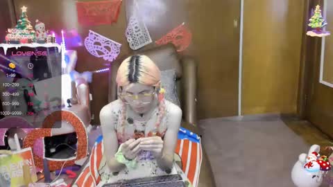 Snapshot of laflakita21 chatting on 02-25-25, 01:09 Skinnygirl online show from 02-25-25, 01:09