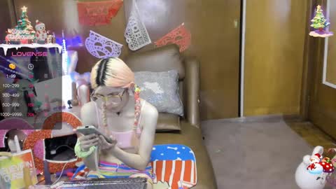 Snapshot of laflakita21 chatting on 02-25-25, 04:14 Skinnygirl online show from 02-25-25, 04:14