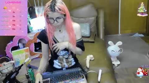 Snapshot of laflakita21 chatting on 09-12-25, 12:11 Skinnygirl online show from 09-12-25, 12:11