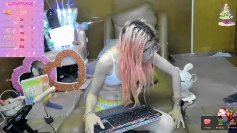 Snapshot of laflakita21 chatting on 10-04-25, 02:20 Skinnygirl online show from 10-04-25, 02:20