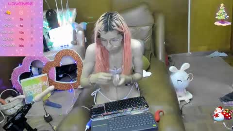 Snapshot of laflakita21 chatting on 10-08-25, 12:08 Skinnygirl online show from 10-08-25, 12:08