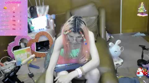 Snapshot of laflakita21 chatting on 10-15-25, 01:17 Skinnygirl online show from 10-15-25, 01:17