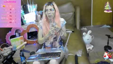 Snapshot of laflakita21 chatting on 10-21-25, 01:39 Skinnygirl online show from 10-21-25, 01:39