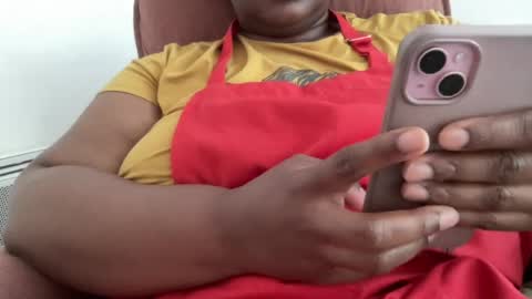 Snapshot of lagrossenoire chatting on 07-11-26, 06:10 Big Black Girl online show from 07-11-26, 06:10