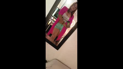  paola and a guest lol    online show from 01-18-25, 06:21