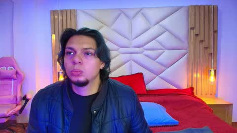 Snapshot of laia_and_damian chatting on 10-14-25, 07:36 laia_and_damian online show from 10-14-25, 07:36