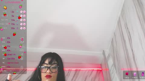 Snapshot of laia_angel_b chatting on 01-14-25, 06:13 Laia online show from 01-14-25, 06:13