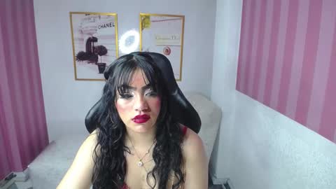 Snapshot of laia_angel_b chatting on 02-15-25, 06:23 Laia online show from 02-15-25, 06:23