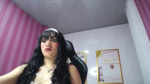 Snapshot of laia_angel_b chatting on 02-18-25, 03:10 Laia online show from 02-18-25, 03:10