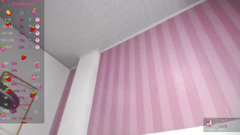 Snapshot of laia_angel_b chatting on 03-09-25, 09:35 Laia online show from 03-09-25, 09:35