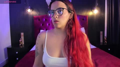 Laia  online show from 10-28-25, 01:14