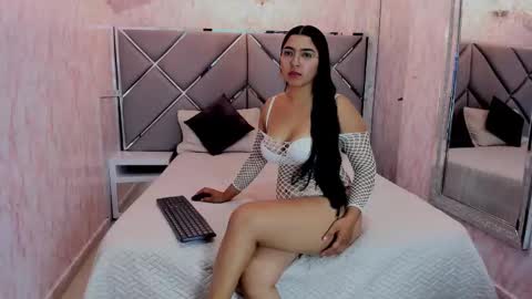 Laia roose  online show from 09-18-25, 01:46
