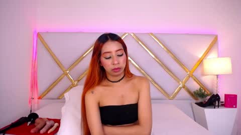 Laila Stilwills online show from 05-04-26, 05:03