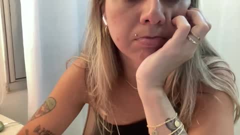 Snapshot of lailayourangel chatting on 12-22-25, 12:40 lailayourangel online show from 12-22-25, 12:40