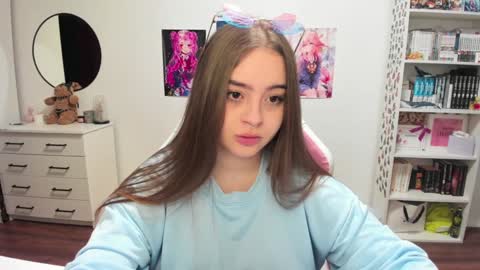 Snapshot of lain__ chatting on 01-11-25, 01:06 Kira online show from 01-11-25, 01:06