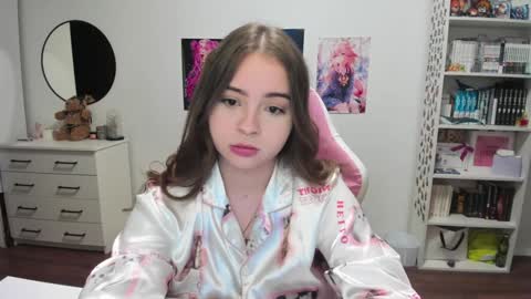 Snapshot of lain__ chatting on 01-16-25, 10:23 Kira online show from 01-16-25, 10:23