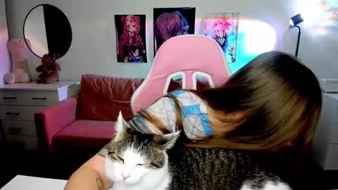 Snapshot of lain__ chatting on 10-13-25, 08:53 Kira online show from 10-13-25, 08:53