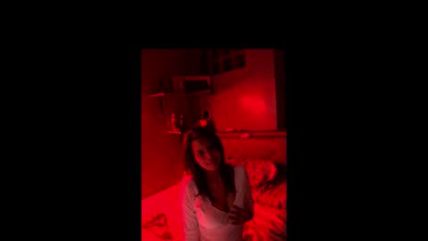 laira03 online show from 02-10-26, 05:33