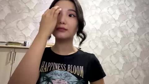 Luna online show from 09-14-25, 03:22