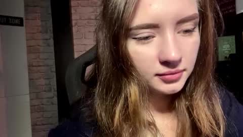 Luna online show from 10-27-25, 05:33