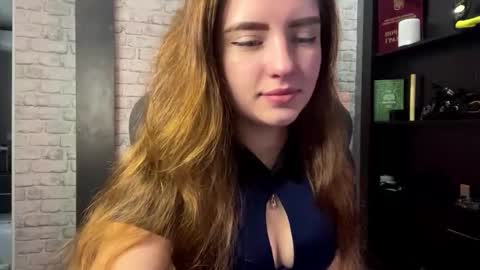 Luna online show from 11-10-25, 06:34