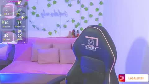 Lala  online show from 09-17-25, 07:04