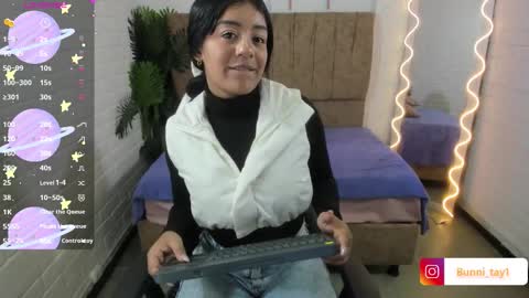 Lala  online show from 10-28-25, 07:05