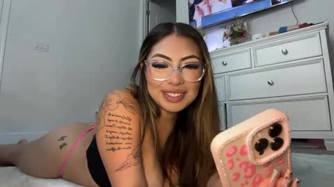 Snapshot of lalaxxo chatting on 04-30-26, 03:57 lalaxxo online show from 04-30-26, 03:57