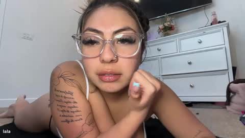Snapshot of lalaxxo chatting on 05-19-26, 03:24 lalaxxo online show from 05-19-26, 03:24