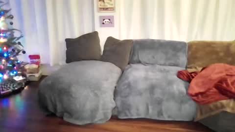 LALOVE99 online show from 12-18-25, 11:00