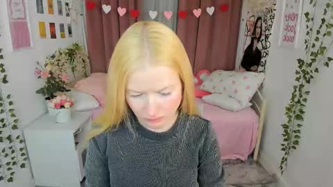 Snapshot of laly_peach chatting on 02-12-26, 08:20 Laly online show from 02-12-26, 08:20