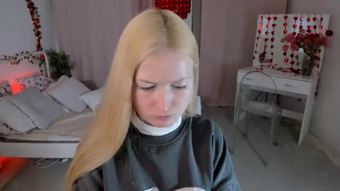 Snapshot of laly_peach chatting on 02-17-26, 11:29 Laly online show from 02-17-26, 11:29