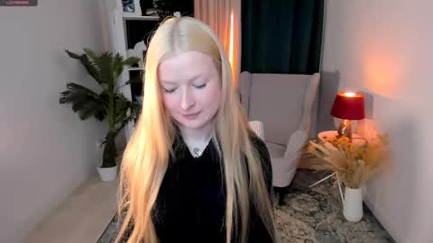 Snapshot of laly_peach chatting on 03-28-26, 05:01 Laly online show from 03-28-26, 05:01