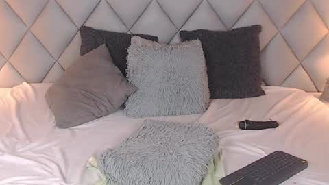 Snapshot of lalycastro chatting on 01-29-25, 09:17 Laly Castro online show from 01-29-25, 09:17