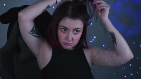 just call me Lana  and her security online show from 02-01-25, 11:10