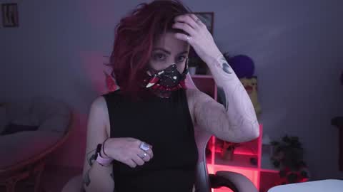 just call me Lana  and her security online show from 02-07-25, 08:11