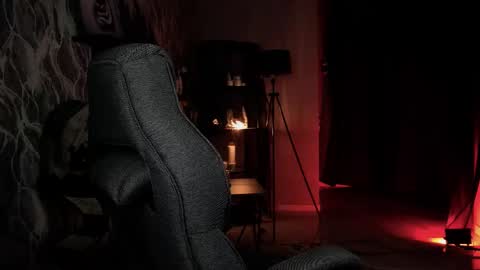 just call me Lana  and her security online show from 03-25-26, 08:31