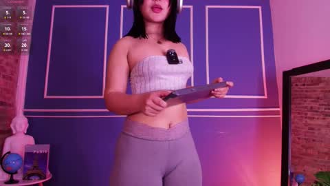 Snapshot of lana_beket_ chatting on 10-29-25, 11:23 Lana online show from 10-29-25, 11:23