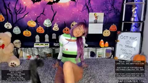 Lana Del Bae online show from 10-28-25, 02:04