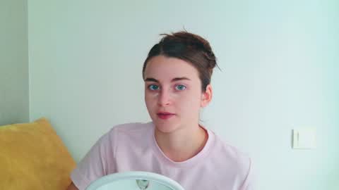lana_gl online show from 07-16-26, 10:21